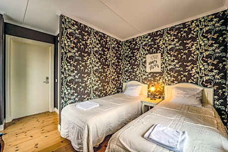 Twin Room with Shower
