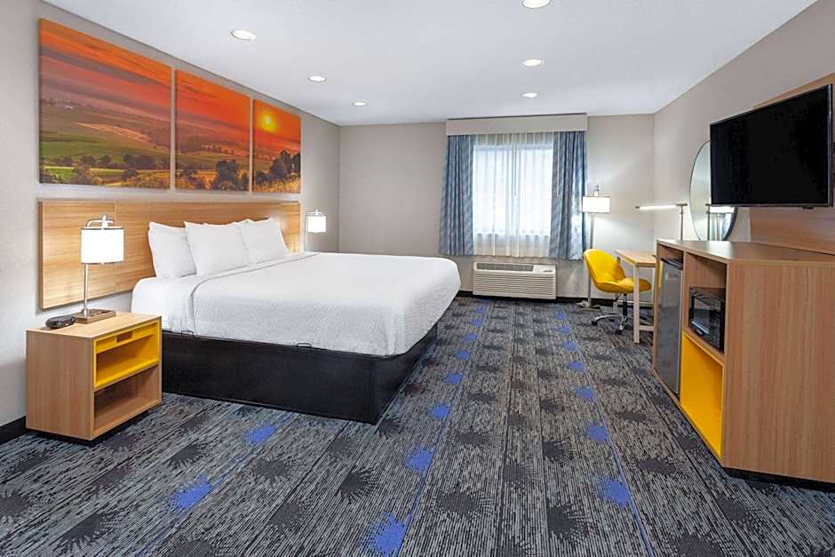 Days Inn by Wyndham Wooster