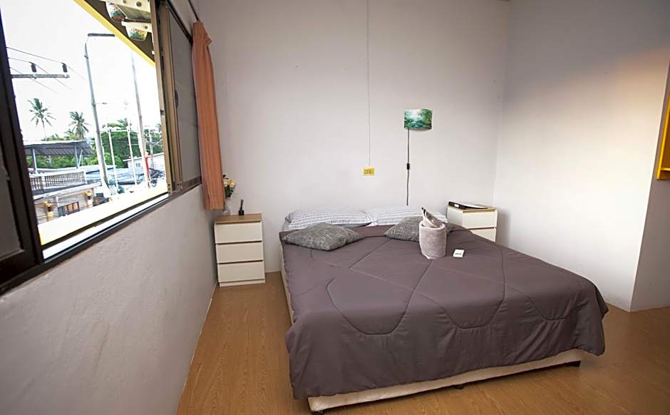 Holiday Phangan - Hostel & Bar