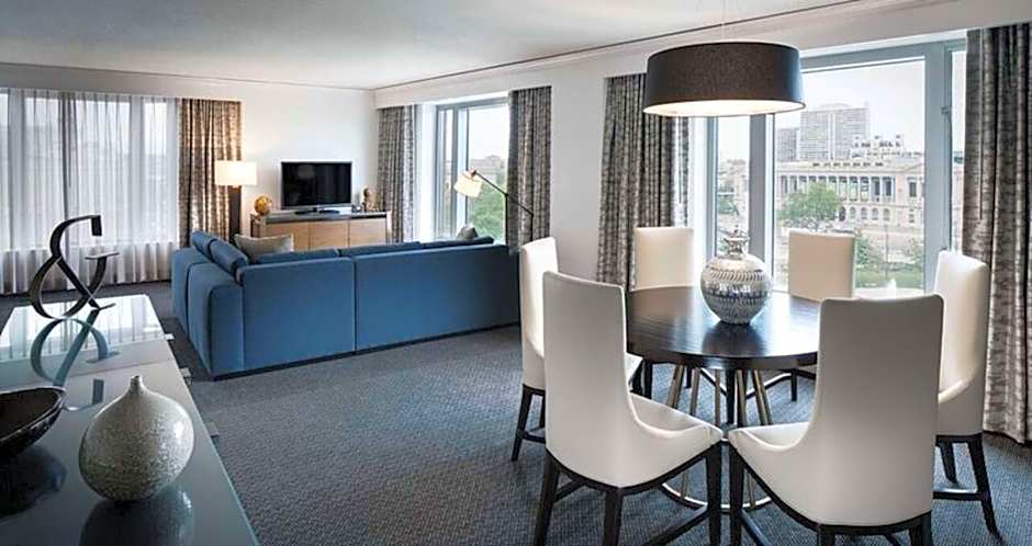 The Logan Philadelphia, Curio Collection by Hilton