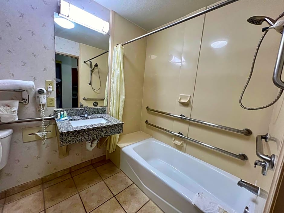 Quality Inn & Suites Near University