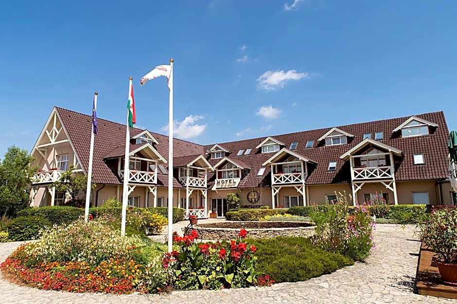 Orchidea Hotel Lipót