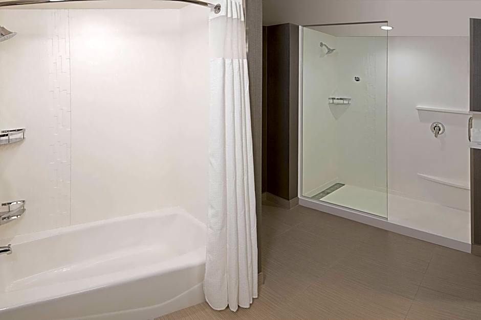 Courtyard by Marriott Burlington