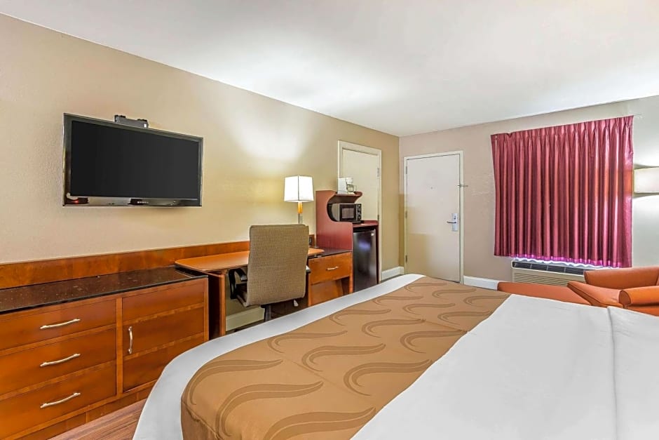 Quality Inn & Suites near Robins Air Force Base