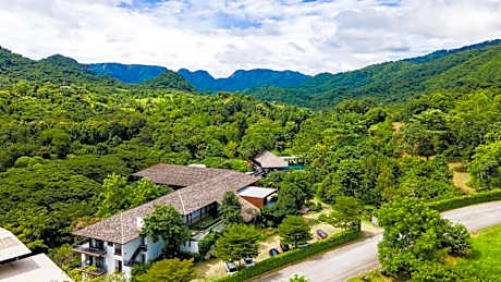 Rain Tree Khao Yai Hotel