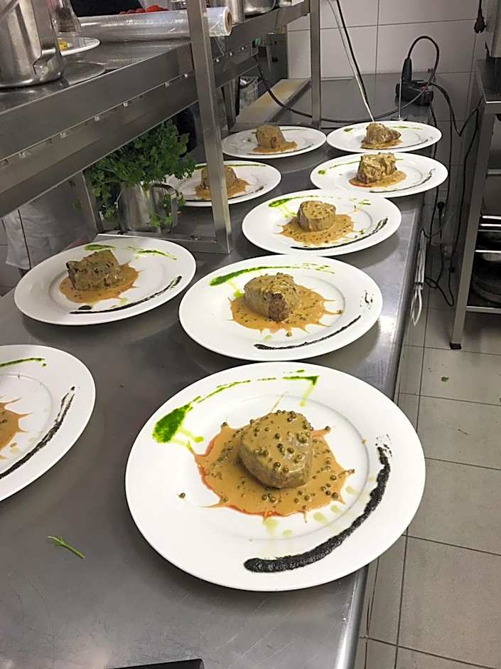 ZUM BAHNHÖFLE Restaurant & Hotel - Albbruck Am Rhein