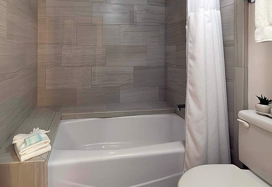 Pismo Lighthouse Suites