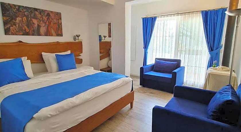 Rebetiko Hotel                                                             