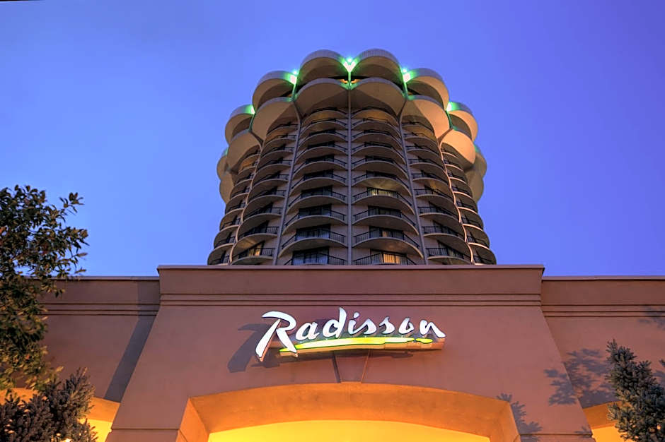 Radisson Hotel Cincinnati Riverfront