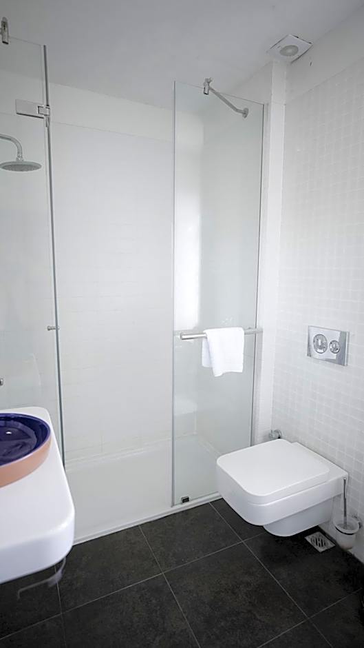 Kasr-i Nehroz Hotel