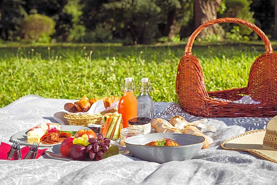 Károlyi Kastély Hotel & Restaurant