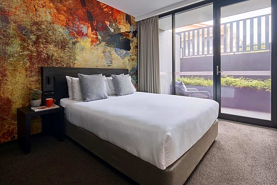 Kennigo Hotel Brisbane, Independent Collection by EVT