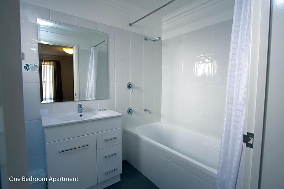 Charles Sturt Suites & Apartments