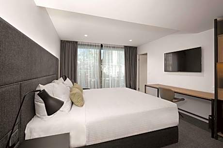 King or Twin Room – Urban