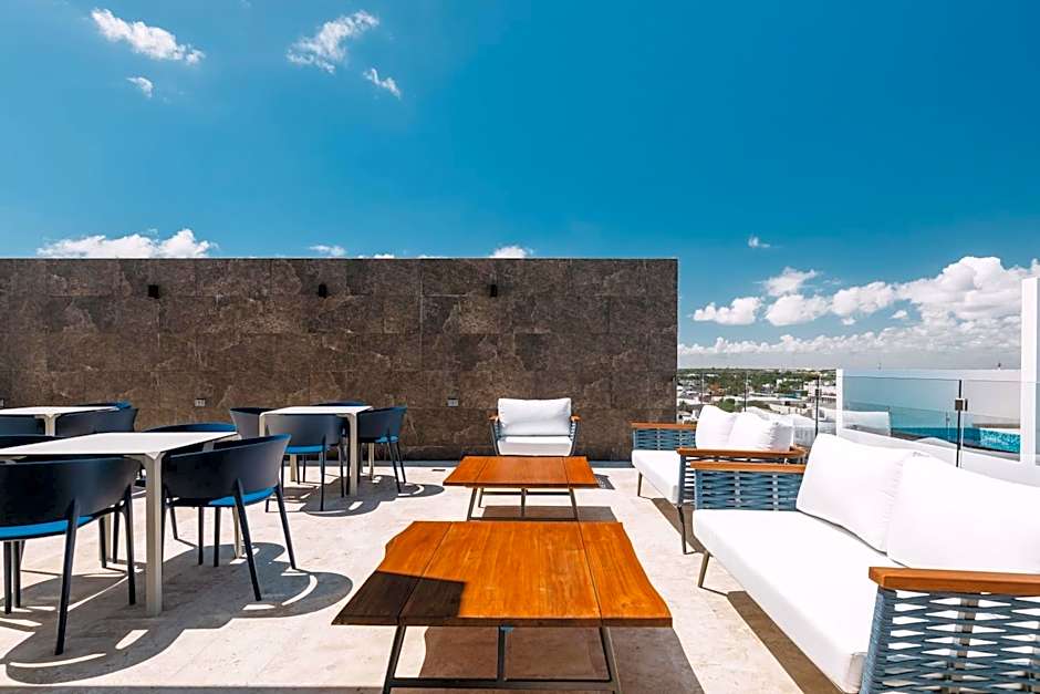 Cozy Studio Pool and Roof Lounge Beach 5 Blocks