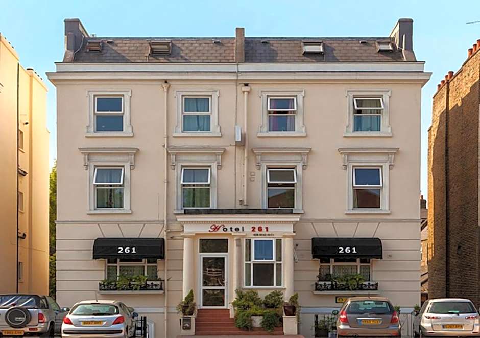Hotel 261