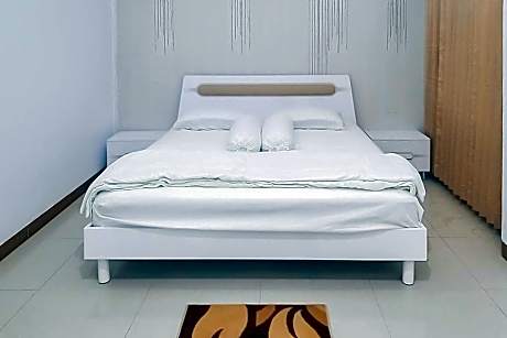 Standard Double Room with Shared Bathroom