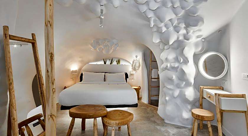 Theano Cave Suites & Villas