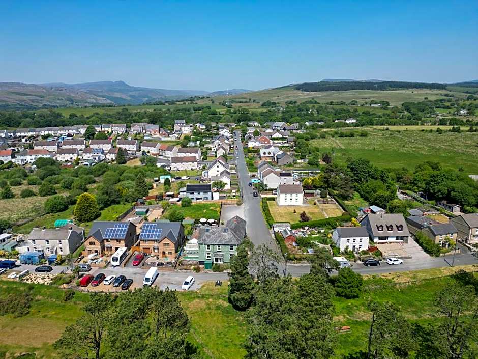 Entire Venue with Accommodation Sleeps up to 19 - Waterfall Country Escape Wales