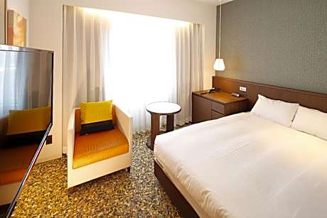 Double Room with Small Double Bed - Non-Smoking