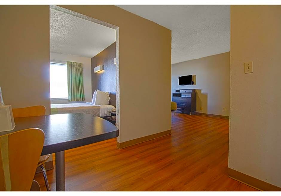 Studio Inn Extended Stay Oklahoma City Airport by OYO