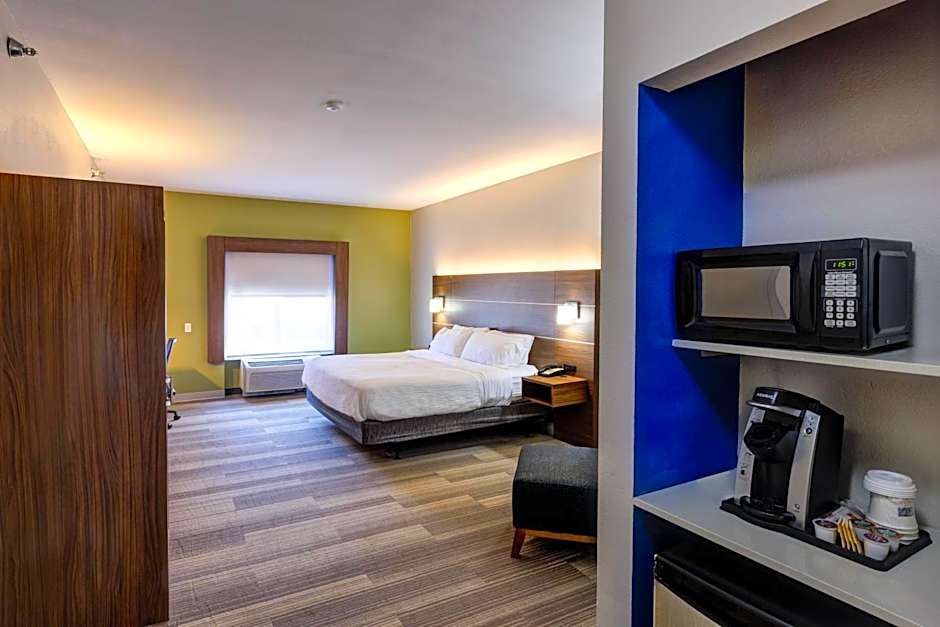 Holiday Inn Express & Suites Shelbyville Indianapolis by IHG