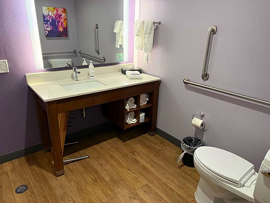 La Quinta by Wyndham Altoona Des Moines