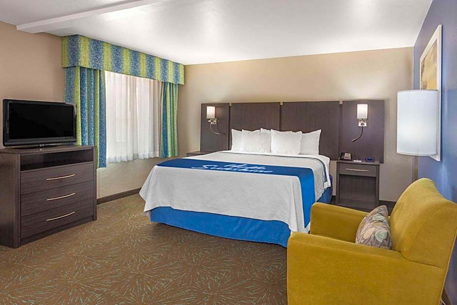 Days Inn & Suites by Wyndham East Flagstaff