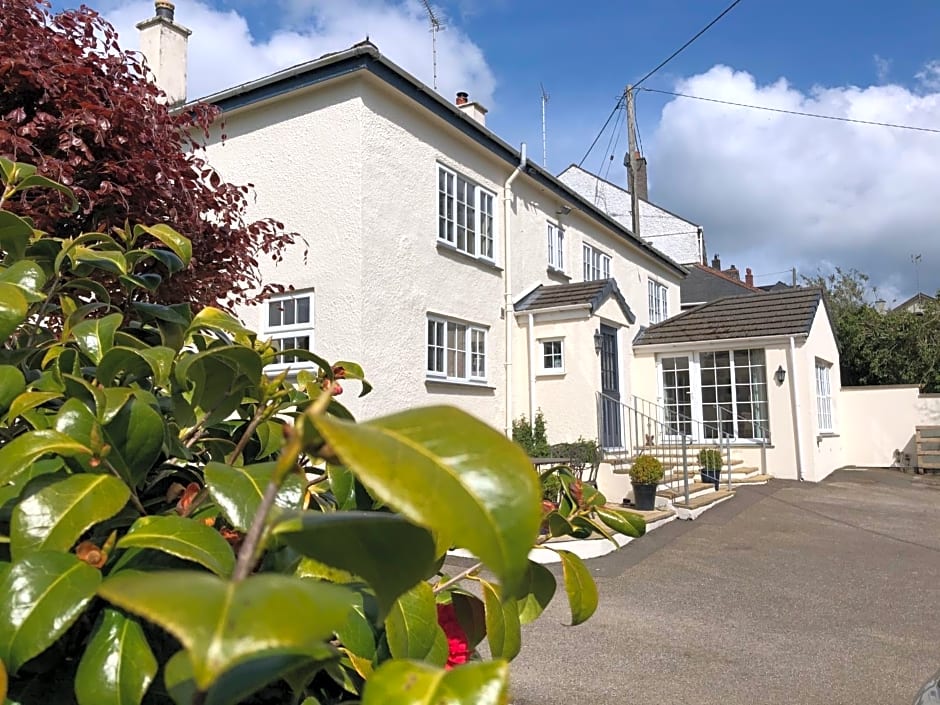 Lynwood House Bed and Breakfast