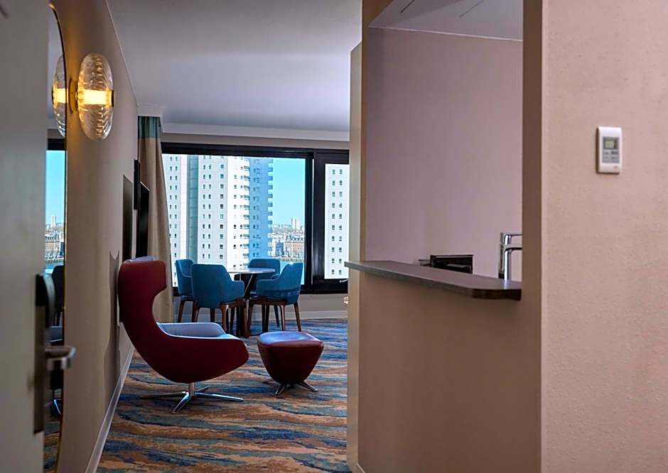 Haven Hotel Rotterdam, Curio Collection by Hilton