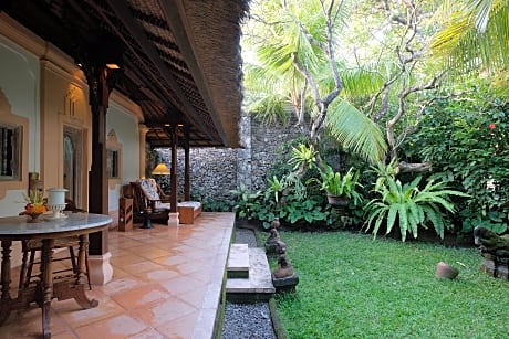 BUNGALOW BEACH FRONT