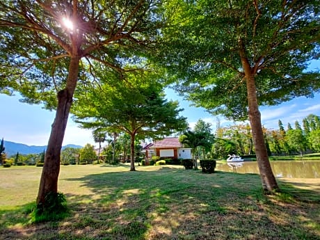 Tanaosri & Creekside Resort