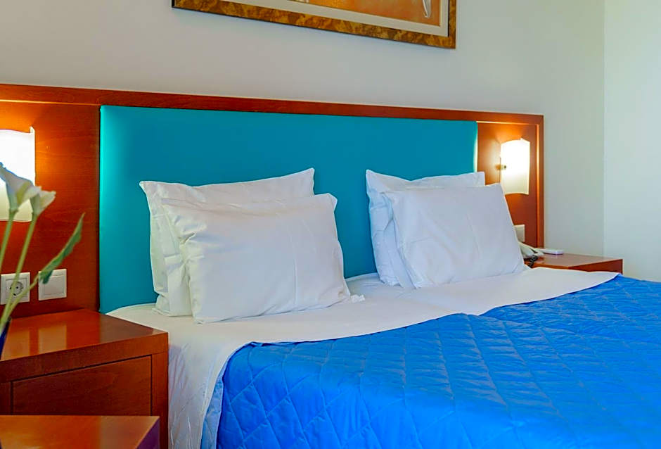 Photo 1 of 5 of 1 Double Bed or 2 Beds, Partial Sea View