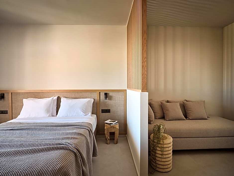 Alamis Hotel & Apartments