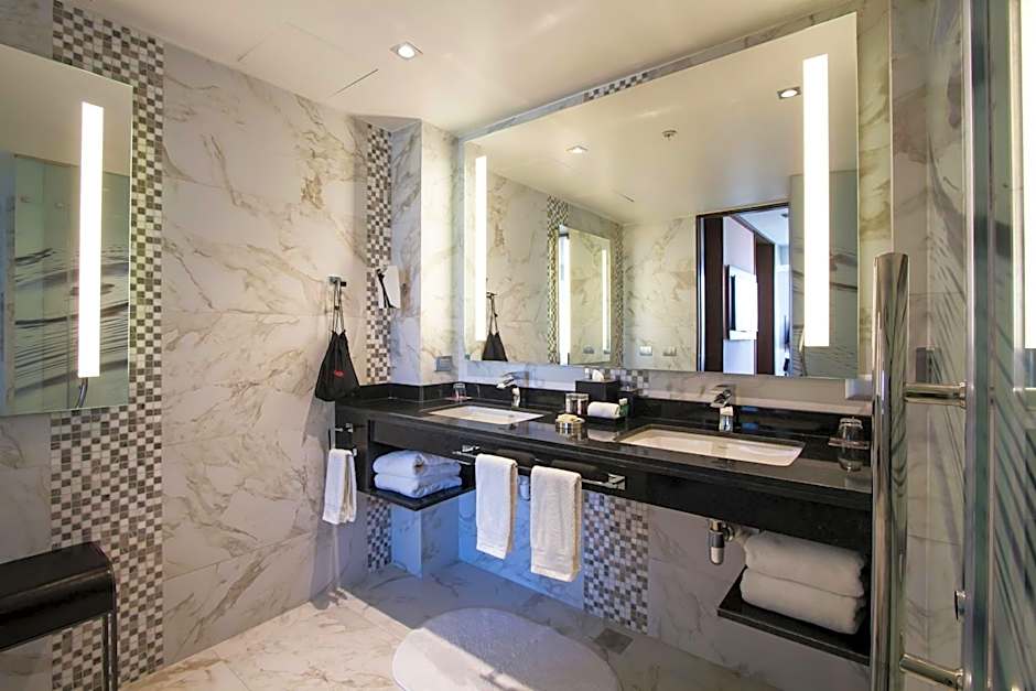 Renaissance Santiago Hotel