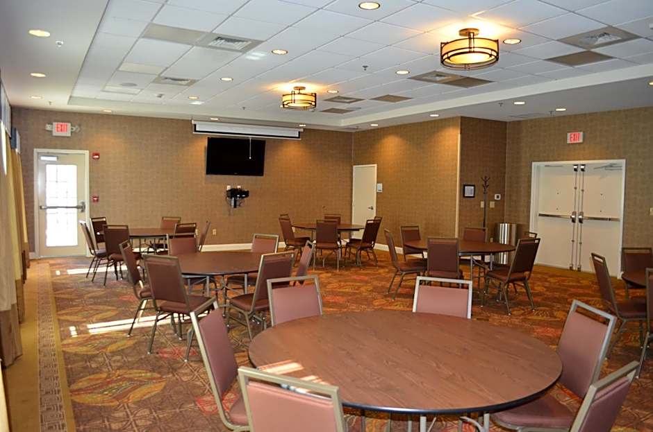 Holiday Inn Express & Suites - Smithfield/Selma By IHG