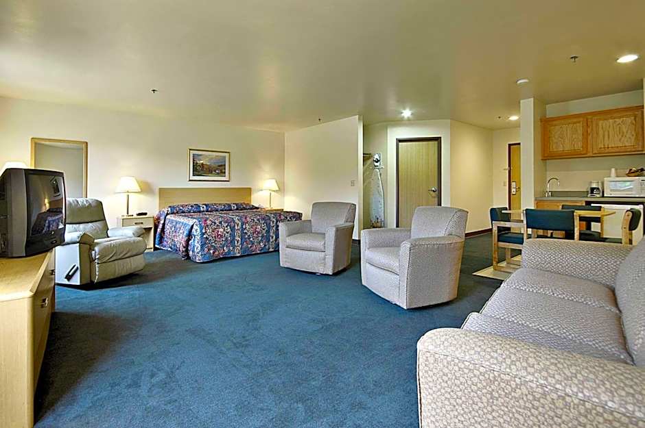 Super 8 by Wyndham Ava