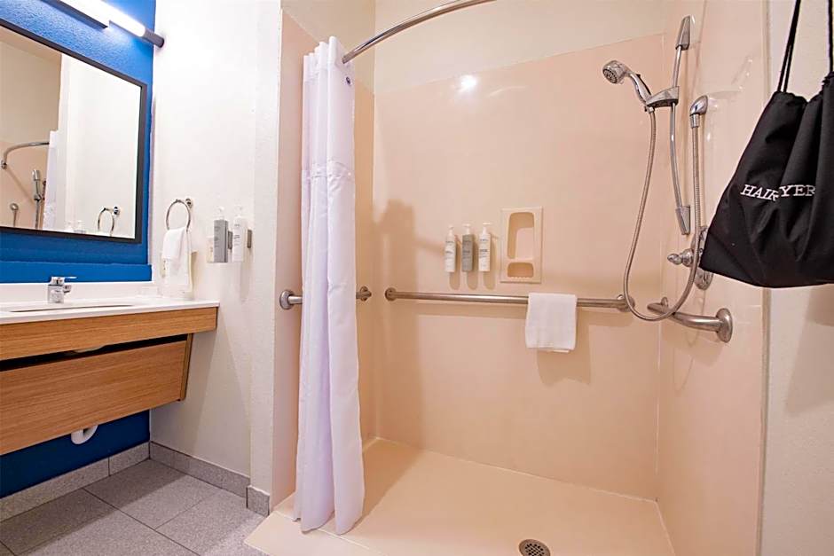 Spark by Hilton Lafayette South