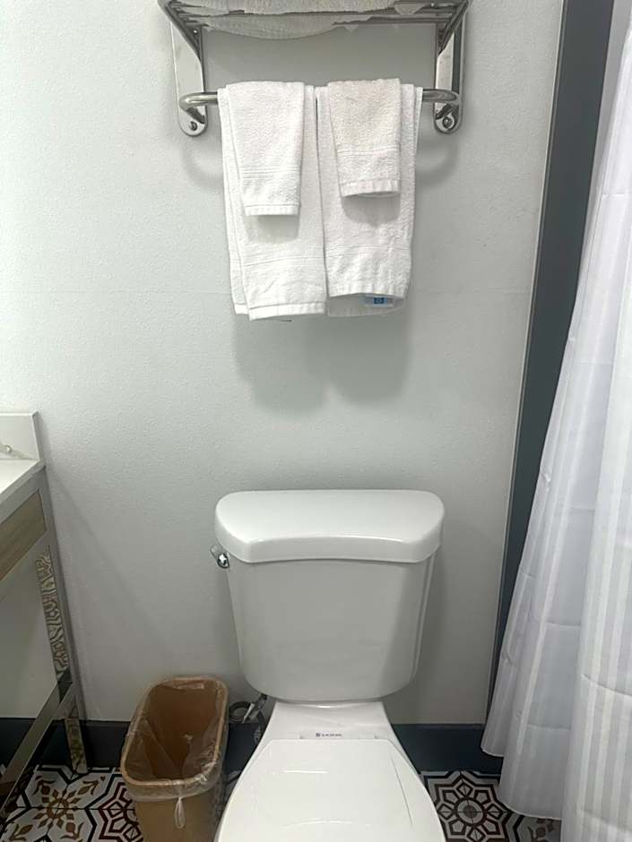 Super 8 by Wyndham Oceanside Downtown