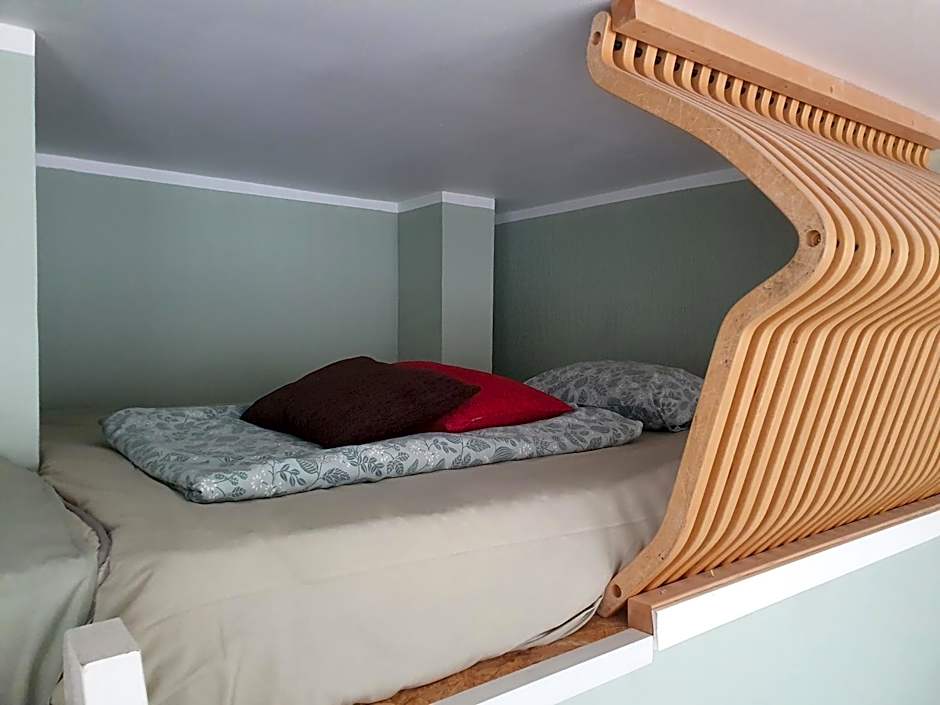 Freedom65 Hostel and Caravan