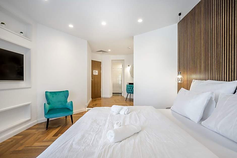 Budapest Eye- Boutique Suites, by BQA