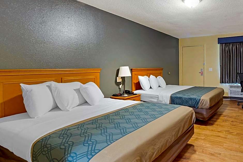 Econo Lodge Pryor