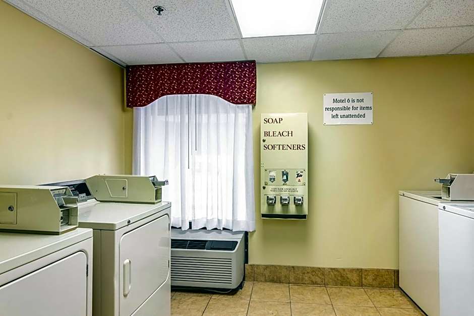 Motel 6-Conway, AR