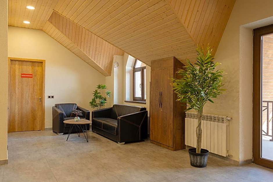 Ereto Hotel by SnowTime