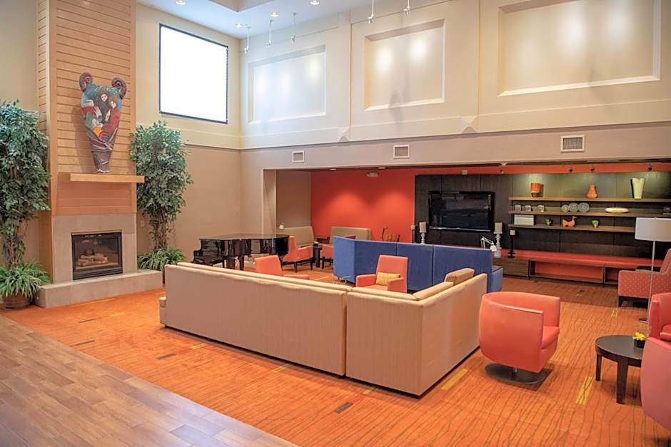 Courtyard by Marriott Erie Ambassador Conference Center