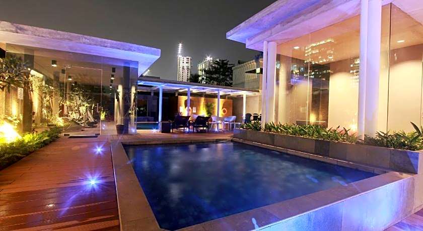 Ra Premiere Simatupang