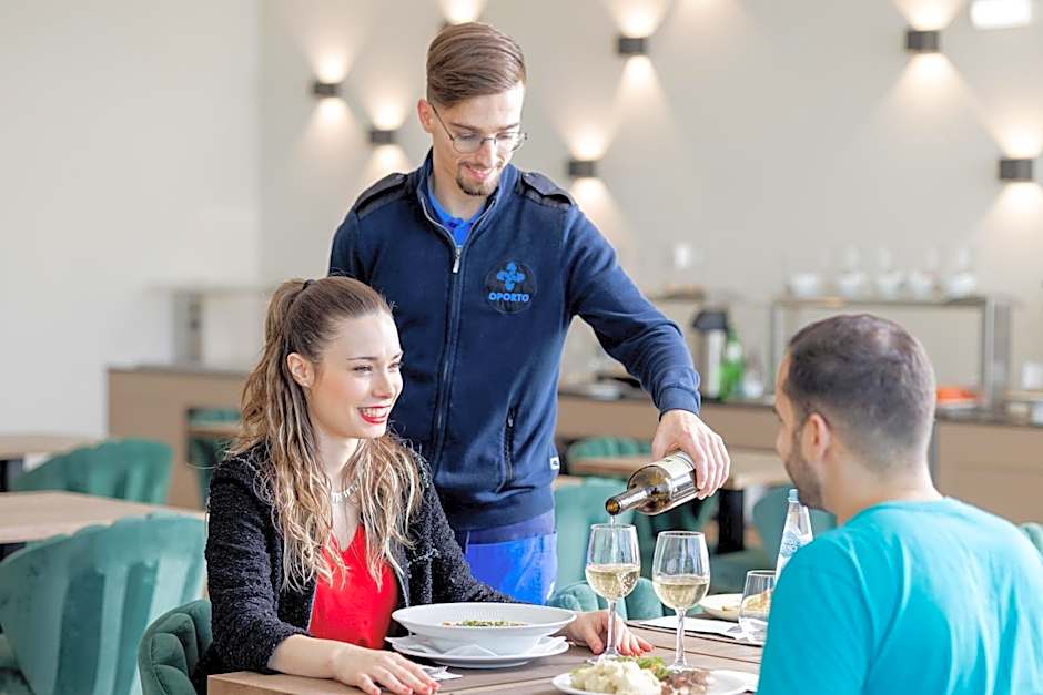 Oporto Airport & Business Hotel