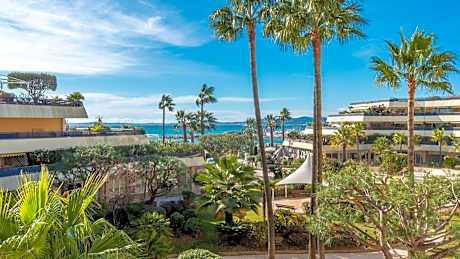 2 Single Premium Balcony Sea View