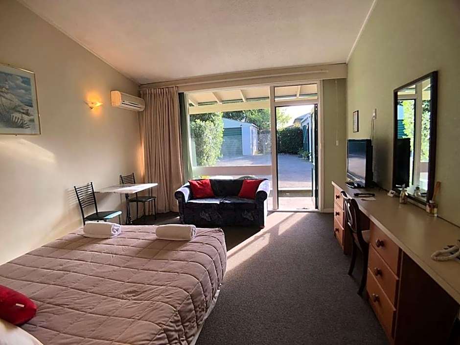 Tui Lodge Motel