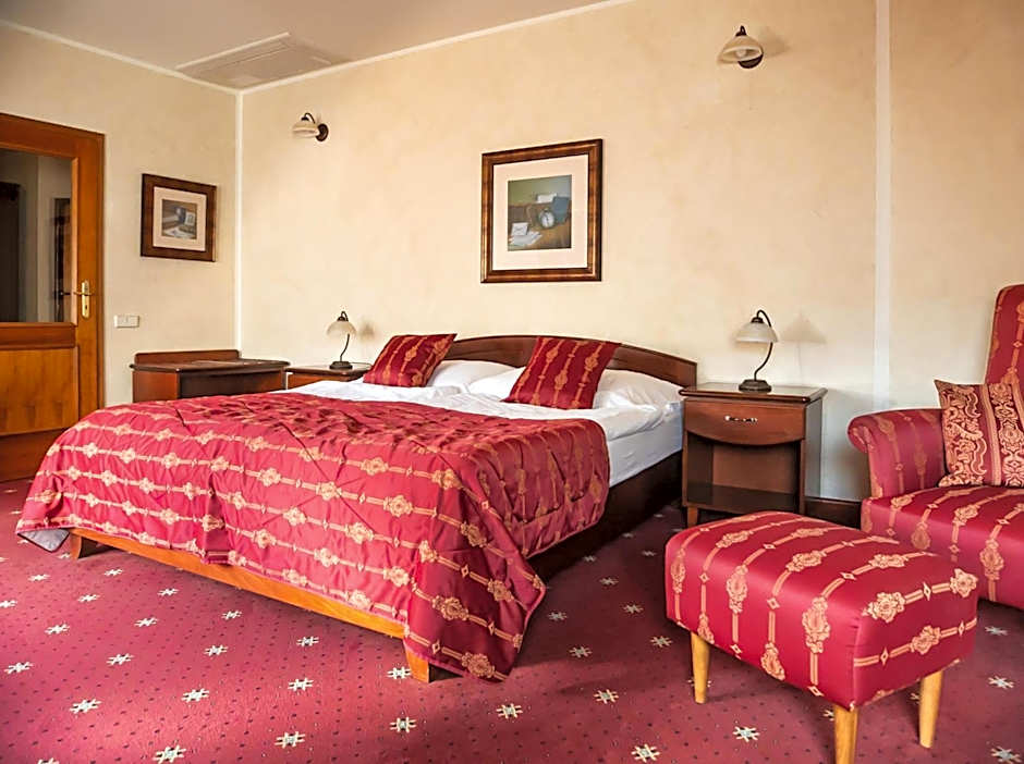 Hotel Octarna - Free On-site Parking